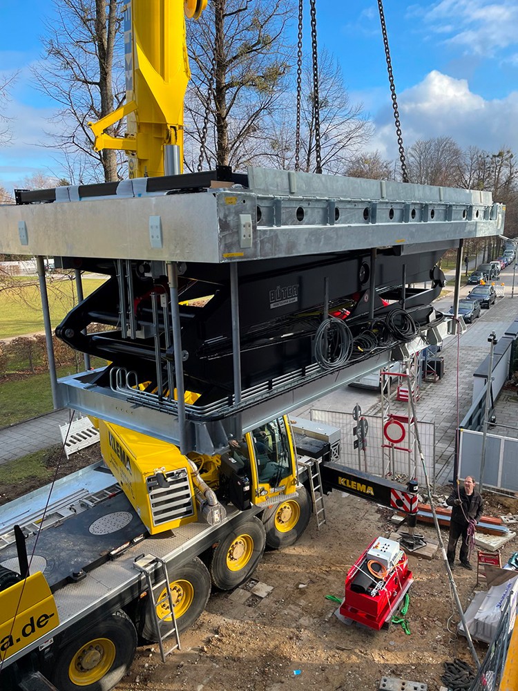 Montage und Inbetriebnahme bei Ihnen Vor-Ort des Autolift