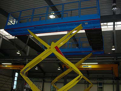 Stationäre Hubarbeitsbühne